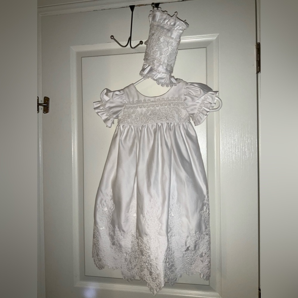 Fouger Infant baptism gown and cap